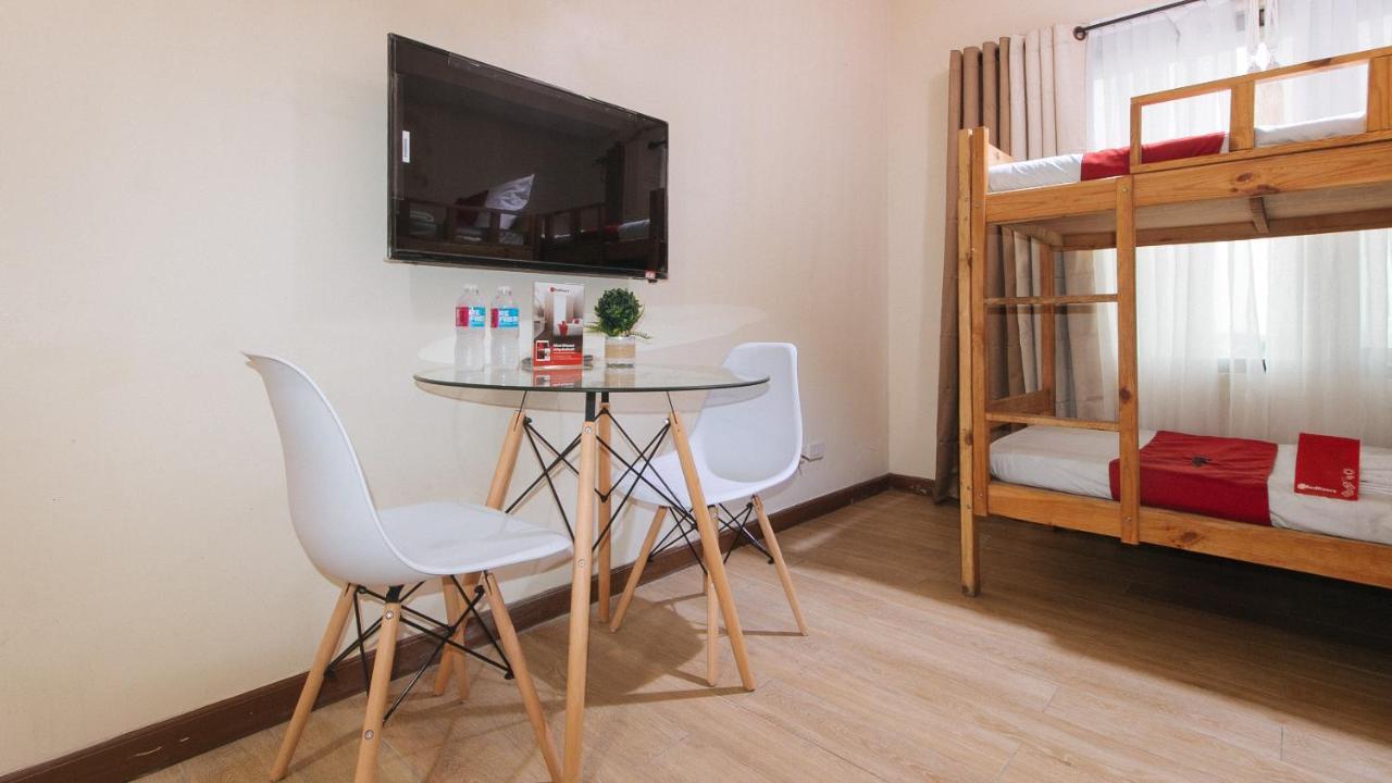 Reddoorz Plus @ Cuarto Verde Staycation Las Piñas Eksteriør bilde
