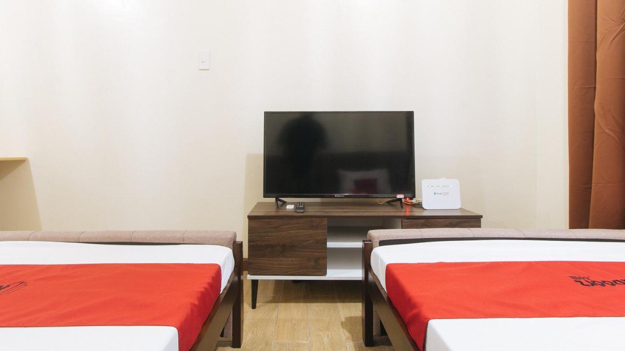 Reddoorz Plus @ Cuarto Verde Staycation Las Piñas Eksteriør bilde